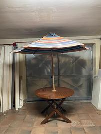 tavolo tondo con 4 sedie e ombrellone 