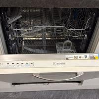 Lavastoviglie indesit 13 coperti malfunzionante