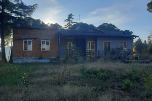 Terreno agricolo con edifici