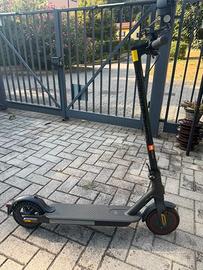 Monopattino Xiaomi Mi Electric Scooter Pro2