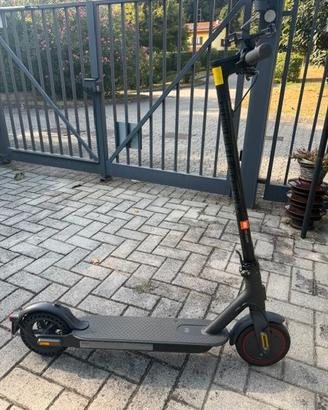 Monopattino Xiaomi Mi Electric Scooter Pro2