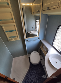 Camper mansardato 1998 su base Ford transit