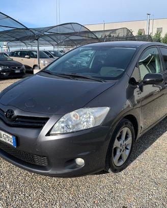 TOYOTA Auris 2.0 D-4D DPF 5 porte Sol