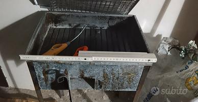 barbecue in alluminio con griglia e accendi gas