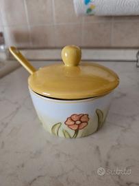 Formaggiera con coperchio e cucchiaino THUN 