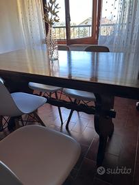 Tavolo in legno