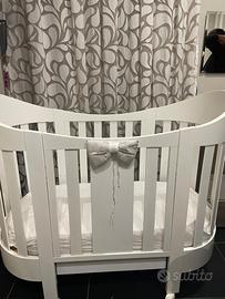 Culla ovale in legno bianca