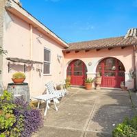 Casa indipendente al piano terra con ampio cortile