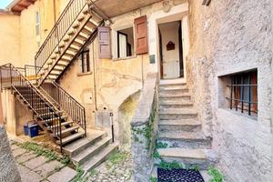 3 LOCALI A LIERNA