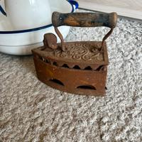 Ferro da stiro antico