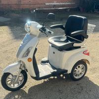 Motoretta elettrica tre ruote per anziani