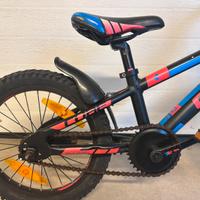 Bicicletta bimbo cube taglia 16