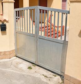 Cancello battente in ferro zincato a 2 ante