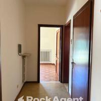 SOLIGNANO (PR)- TRILOCALE 75 MQ CON BALCONE