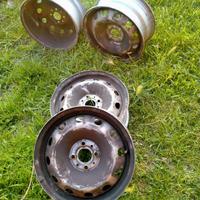 Cerchioni in lega per auto.