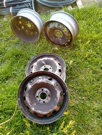 Cerchioni in lega per auto.