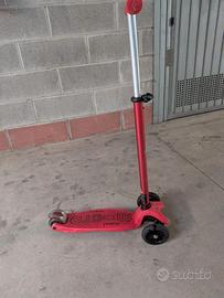 Monopattino Micro Maxi Deluxe pieghevole rosso