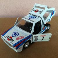 MODELLO AUTO LANCIA DELTA S4 RALLY WHITE BURAGO
