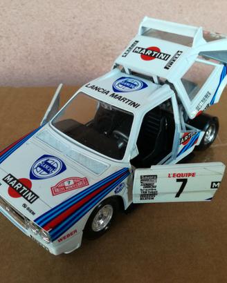 MODELLO AUTO LANCIA DELTA S4 RALLY WHITE BURAGO