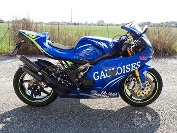 YAMAHA RD 500 LC REPLICA VALENTINO ROSSI