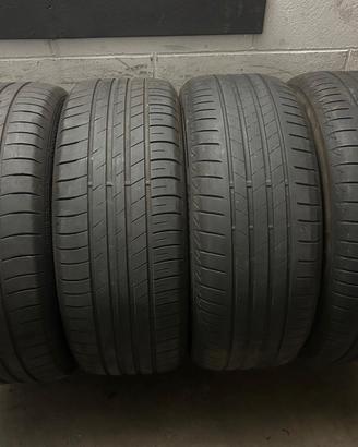 Gomme 225/55/17