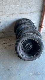 4 gomme con cerchi per yaris toyot