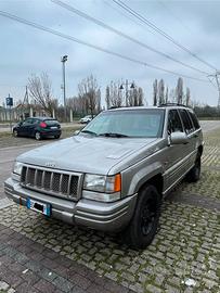 Jeep Gran Cherokee ZJ 5.9 V8