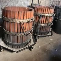 gabbia carrellata per pressa idraulica per uva