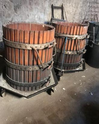 gabbia carrellata per pressa idraulica per uva