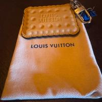 Lv portachaivi charm borsa