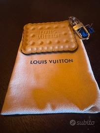 Lv portachaivi charm borsa
