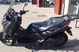 Yamaha X-Max 300