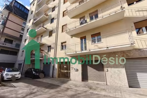 Appartamento di 175 m² con più di 5 locali a Poten
