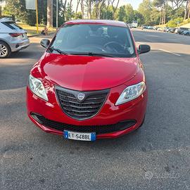 Lancia ypsilon momo design