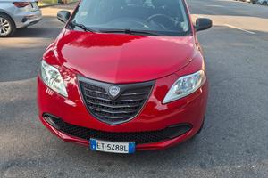 Lancia ypsilon momo design
