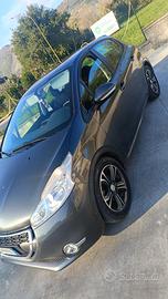Peugeot 208 1.4 gpl 2014