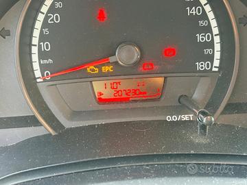 Volkswagen Up  a benzina del 2015