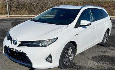 Toyota Auris 1.8 Hybrid
