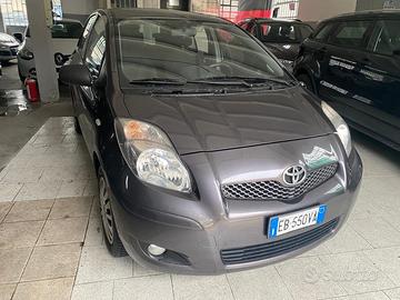 Toyota Yaris 1.0 5 porte Sol