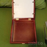 Scatola in legno con tela a mezzo punto