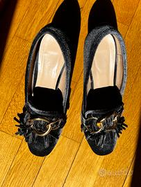 Scarpe velluto eleganti con fibbia