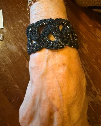 Bracciali e orecchini uncinetto
