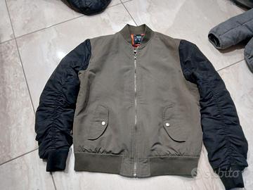 GIUBBINO UOMO IN POLIESTERE BRAND BERSHKA