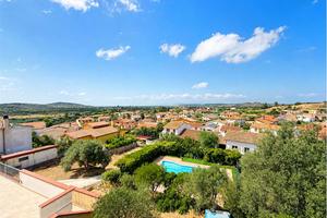 Ampio appartamento con ingresso indipendente, giar