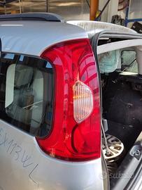 Fanale posteriore sinistro FIAT PANDA del 2014