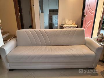 Divano 3 posti + 2 poltrone