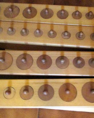 Materiale Montessori - Incastri solidi