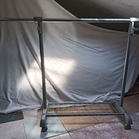 Carrello porta vestiti regolabile