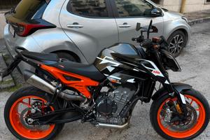 KTM DUKE 890 gp LEGGI !