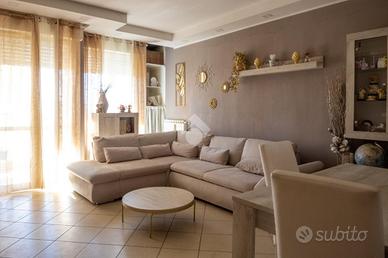 4 LOCALI A SANTA MARINELLA